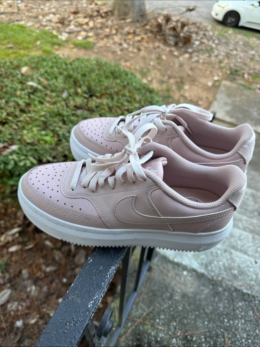 Nike Women's Low-Top Sneakers in Pale Pink and White